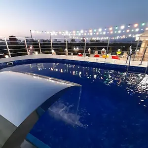 Отель Wave