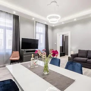 Prime Star Deak Ter Modern Luxury בודפשט